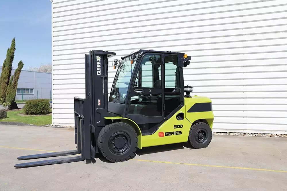 CLARK-S-Series-S40-55-Application-Side-View